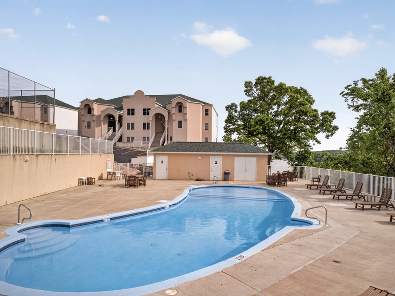 COMPLEX POOL