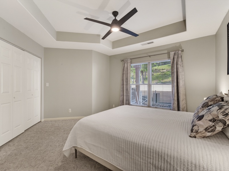 BEDROOM 2 - QUEEN BED