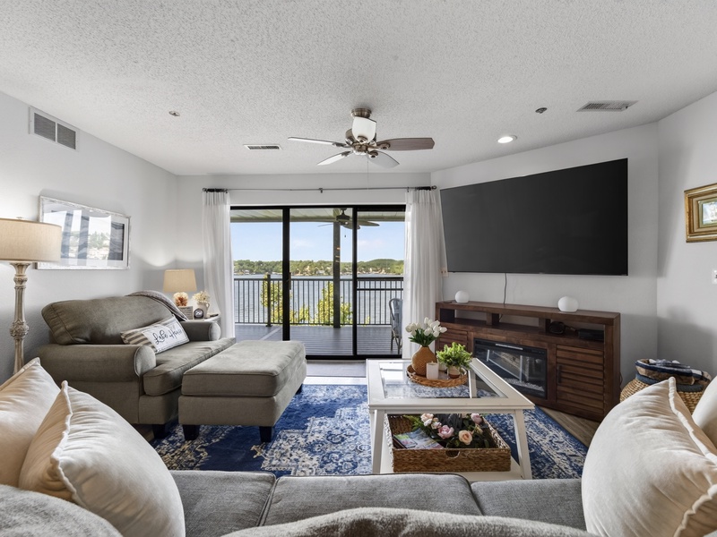 LAKEVIEW LIVING AREA