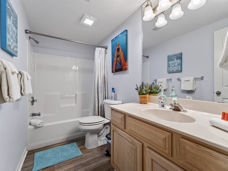 BATHROOM 3 - OFF HALL