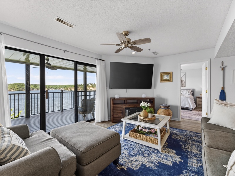 LAKEVIEW LIVING AREA