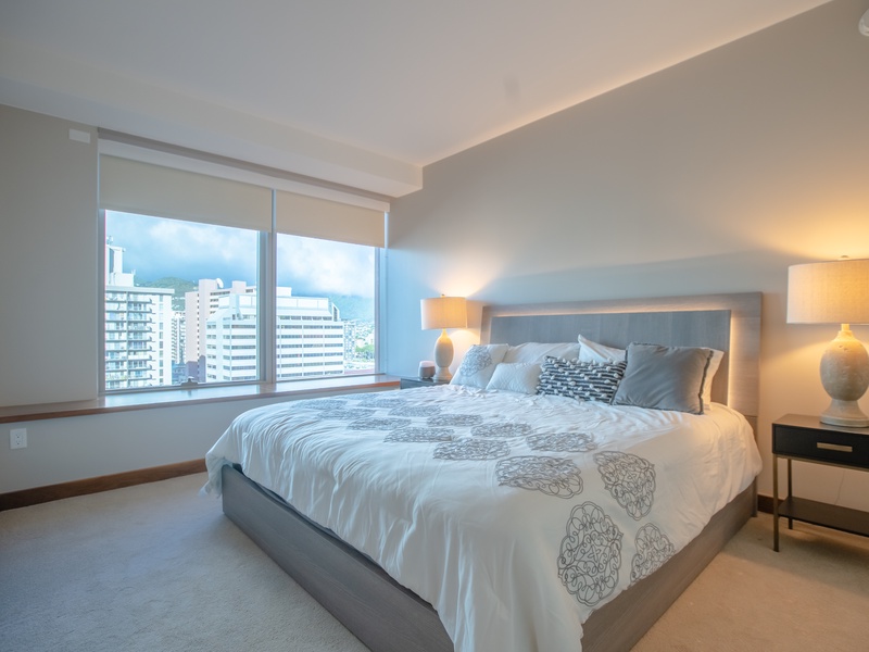 Beautiful King Bedroom with City View