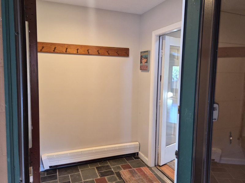 Deer Park 307 - Entry Door 1