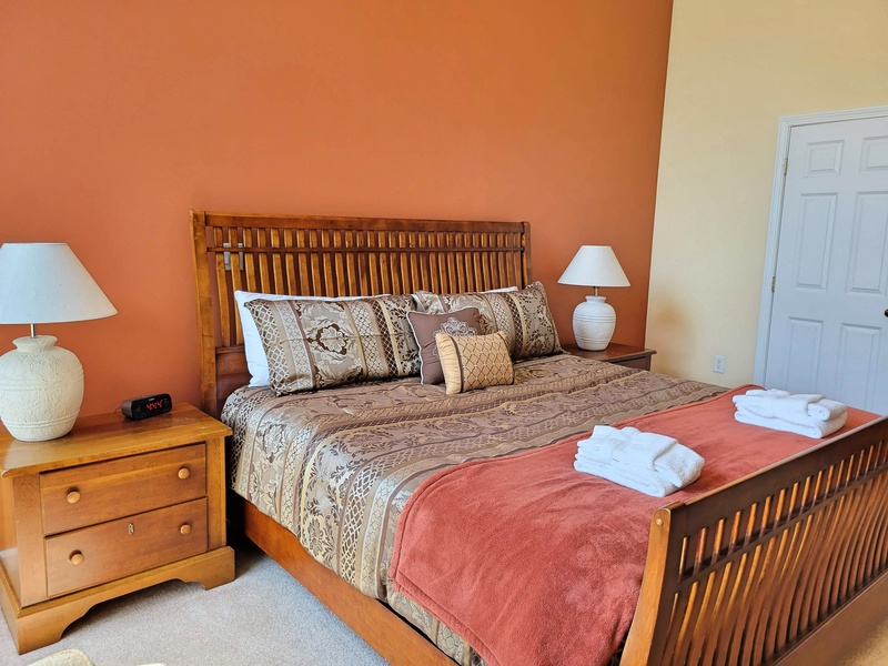 Primary bedroom alternate view