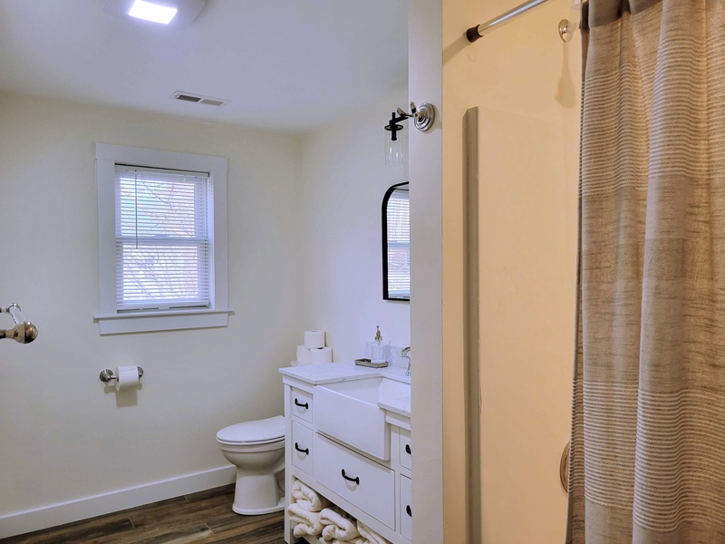 Full upstairs hall bath