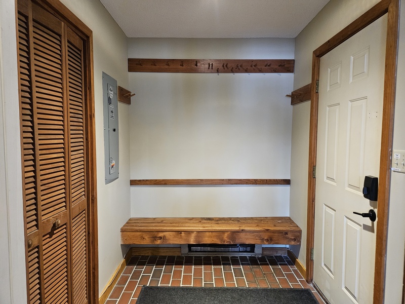 Foyer for boots and coats