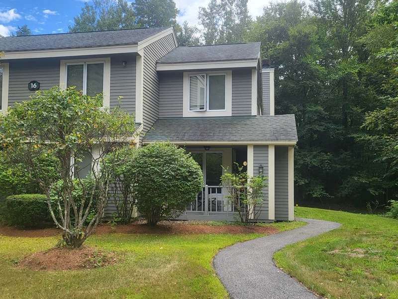 A 3 Bedroom, 2.5 Bath, Sleeps 7 Forest Ridge Townhouse