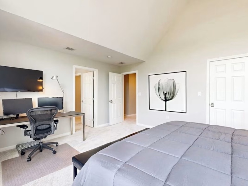Bedroom #1 - King Bed