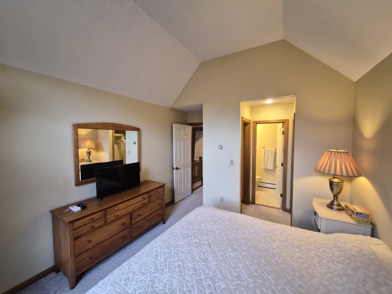...offers a Queen Bed with private bath.
