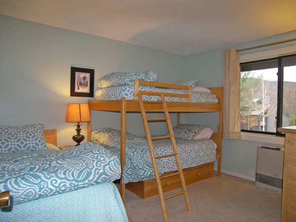 Bedroom with Bunk Bed and Twin