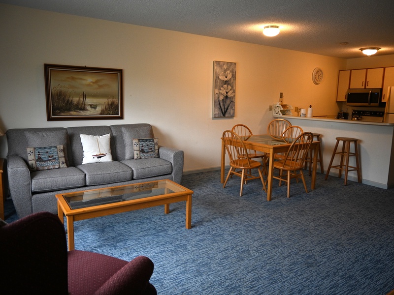 Living/Dining Area
