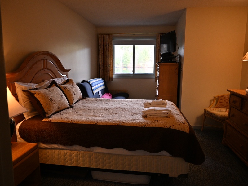 Queen Bedroom