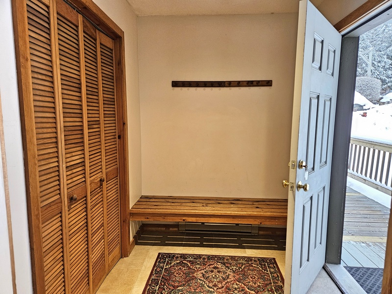 Outer foyer for coats and shoes