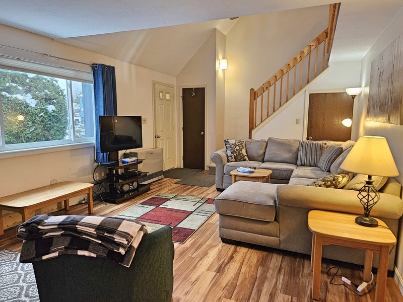 Living area toward entry