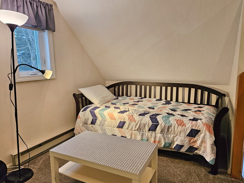 Daybed in loft alcove