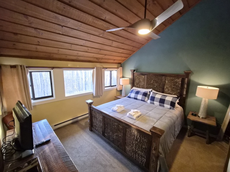 Primary Bedroom w/ King Size Bed