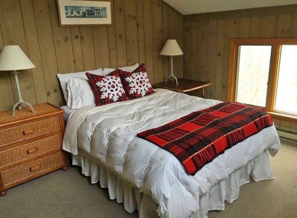 Queen Bedroom