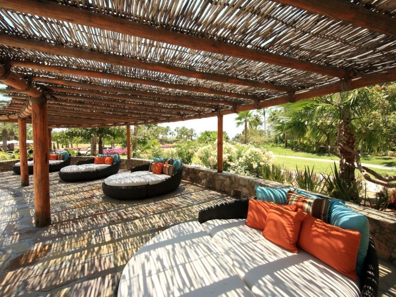 Pool Lounge