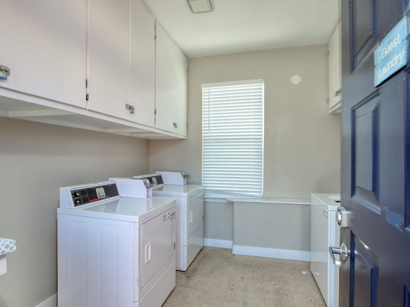 On-site coin laundry makes it easy to stay sand-free and carefree.

