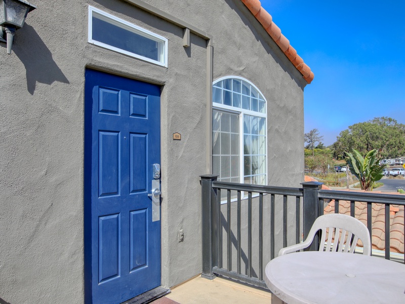 Private Patio – Sip your morning coffee or unwind with evening wine in your own peaceful outdoor retreat.