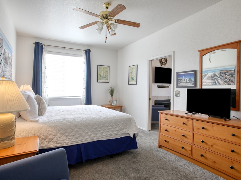 With lots of storage, a king sized bed and luxury linens - you'll feel right at home in this bedroom! 