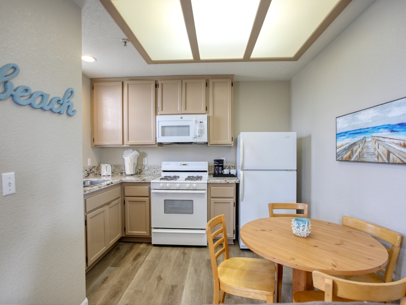 Cozy kitchen space, ideal for light cooking and morning coffee