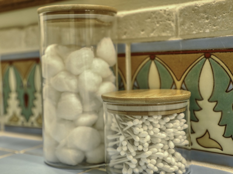 Unwind and refresh! Your stay includes soft, white absorbent towels, bathing soap, shampoo, and conditioner—all the essentials you need to wash off the sand and start your next adventure.