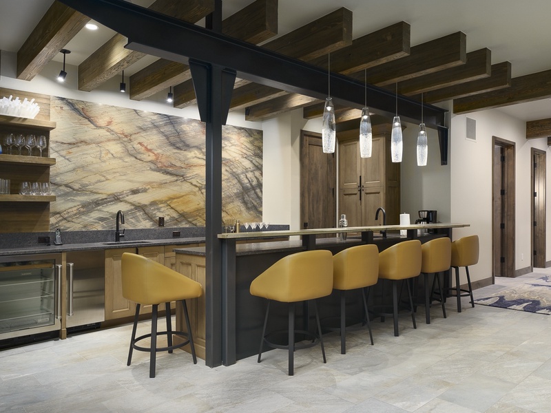 Luxury Bar
